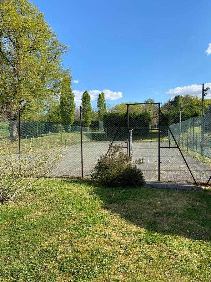 ホテル Domaine De Villot Sainte-Colombe-de-Villeneuve エクステリア 写真