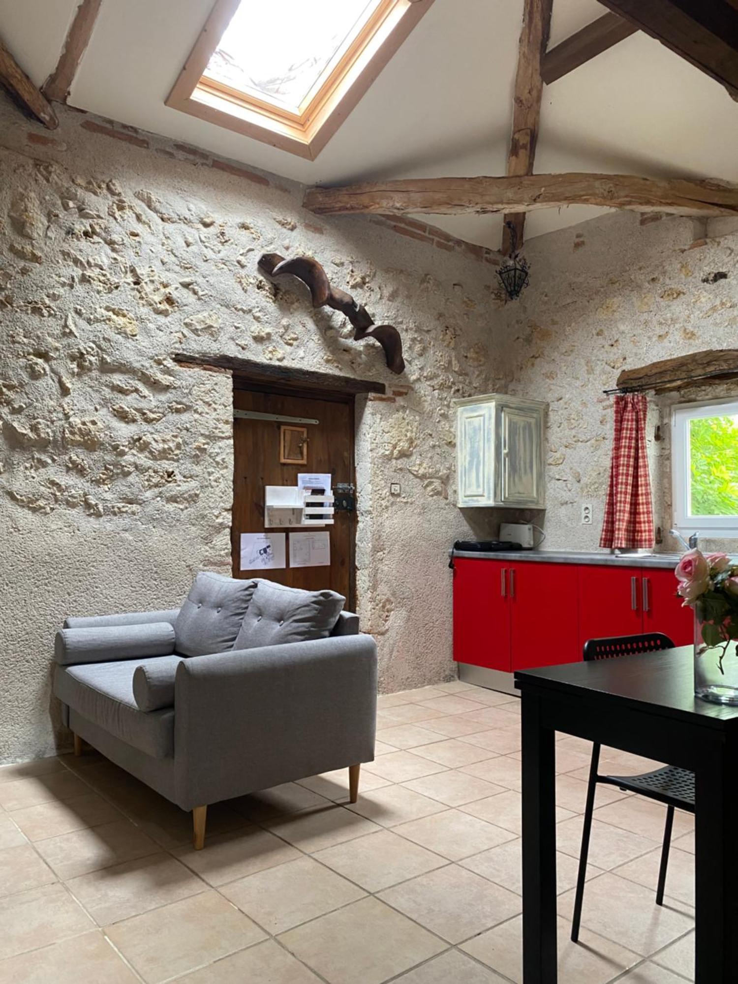 ホテル Domaine De Villot Sainte-Colombe-de-Villeneuve エクステリア 写真