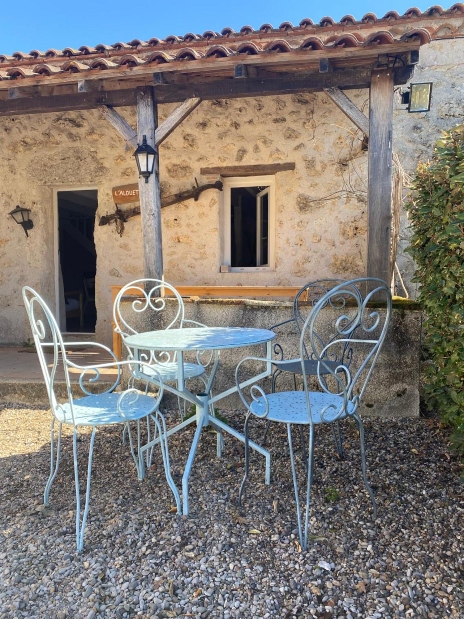 ホテル Domaine De Villot Sainte-Colombe-de-Villeneuve エクステリア 写真