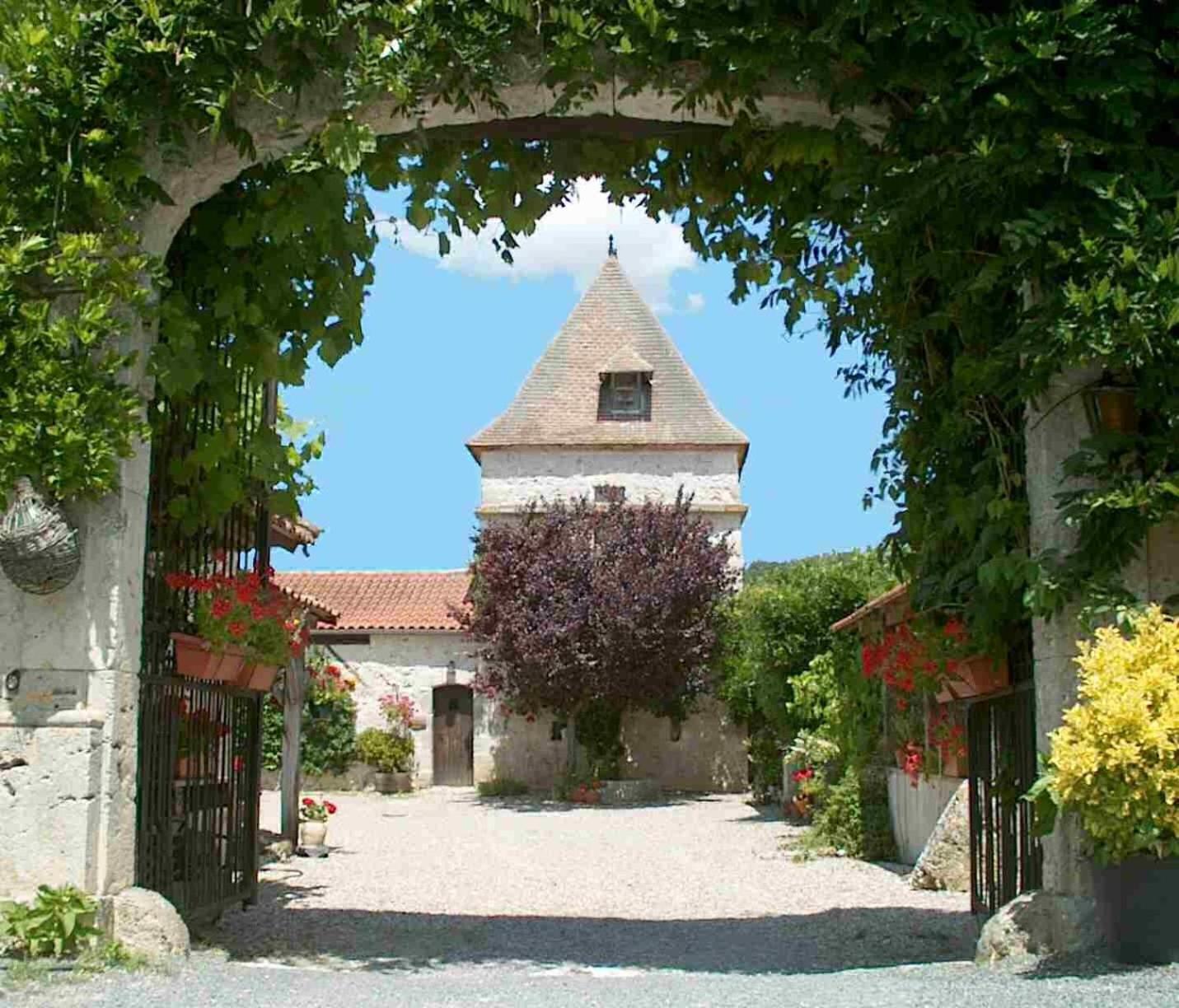 ホテル Domaine De Villot Sainte-Colombe-de-Villeneuve エクステリア 写真
